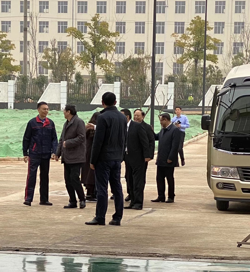 湖南省委書記杜家毫一行來華亞數(shù)控懷化生產(chǎn)基地視察 湖南省委書記杜家毫一行來華亞數(shù)控懷化生產(chǎn)基地視察